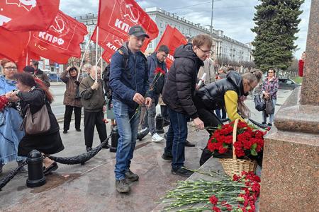 День рождения В.И. Ленина в Иванове прошёл торжественно и людно