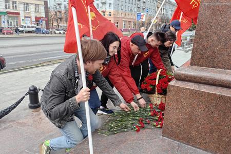 День рождения В.И. Ленина в Иванове прошёл торжественно и людно