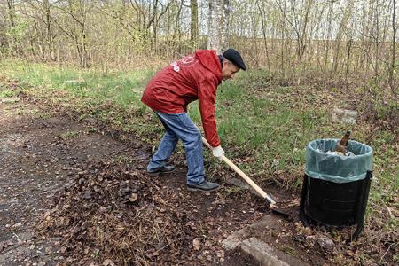 Ивановские коммунисты и сторонники партии привели в порядок Мемориал-захоронение «Кладбище старых большевиков»