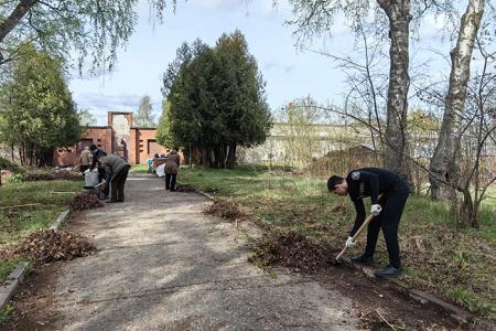 Ивановские коммунисты и сторонники партии привели в порядок Мемориал-захоронение «Кладбище старых большевиков»