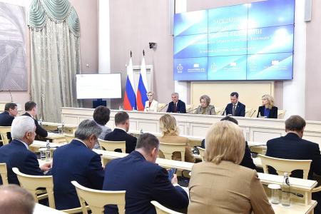 Санкт-Петербург. Н.М. Харитонов принял участие в заседании Совета законодателей