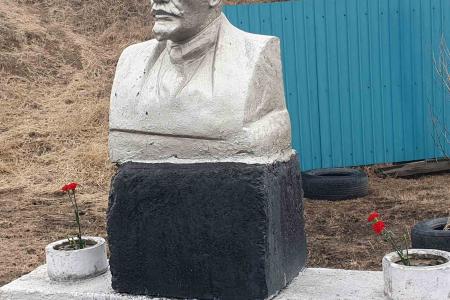 Забайкальцы сохранили бюст Владимира Ленина