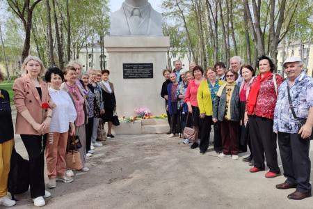 В Самаре возложили цветы в день 154-ой годовщины со дня рождения Владимира Ленина