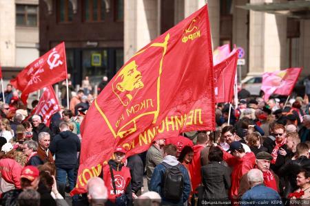 Возложение цветов к Мавзолею В.И. Ленина в 154-ю годовщину со Дня его рождения. Видео