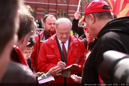Возложение цветов к Мавзолею В.И. Ленина в 154-ю годовщину со Дня его рождения. Видео