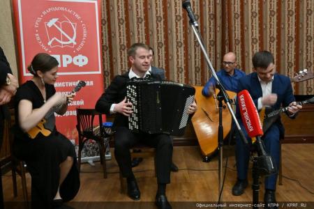 «Эта работа сегодня очень полезна и актуальна». В Москве прошла презентация книги «Геннадий Зюганов»