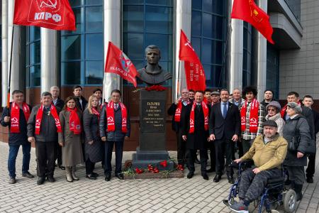 Депутаты организовали праздничное мероприятие для детей в Уфимском планетарии в честь Дня космонавтики