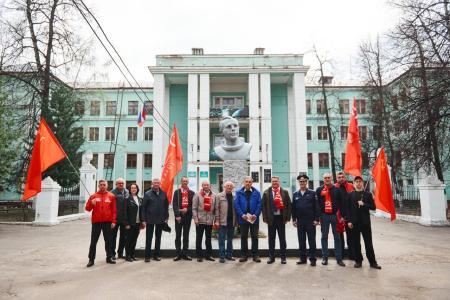 Нижегородское региональное отделение КПРФ провело торжественный митинг, посвященный Дню космонавтики