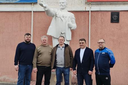 Коммунисты Югры оказали гуманитарную помощь жителям Курганской области, пострадавшим от весеннего паводка