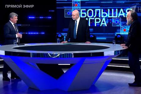 Дмитрий Новиков на Первом канале рассказал, в чём состоит отличие патриотов России от «катакомбных» коллаборантов и выразил отношение к философу Ильину - симпатизанту Муссолини и Гитлера