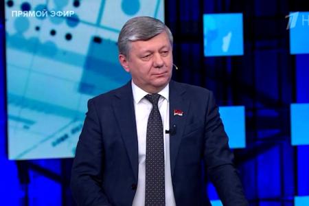 Дмитрий Новиков на Первом канале рассказал, в чём состоит отличие патриотов России от «катакомбных» коллаборантов и выразил отношение к философу Ильину - симпатизанту Муссолини и Гитлера