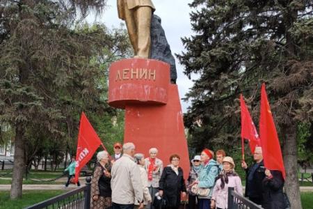 Саратовская область. «Ленин жил! Ленин жив! Ленин будет жить!»