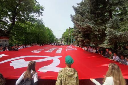Акция «Знамя Победы» и автопробег продолжаются на Ставрополье