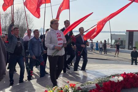 Саратовские коммунисты достойно отмечают День Космонавтики