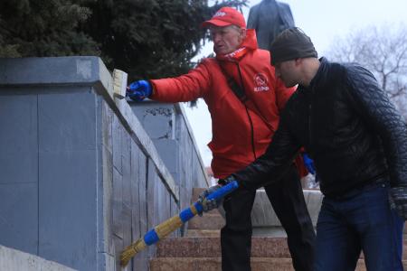 В Омске начались Ленинские субботники
