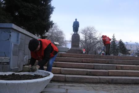 В Омске начались Ленинские субботники