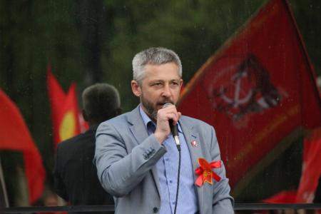 Пензенские коммунисты отметили Первомай шествием и митингом