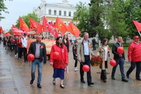 Пензенские коммунисты отметили Первомай шествием и митингом