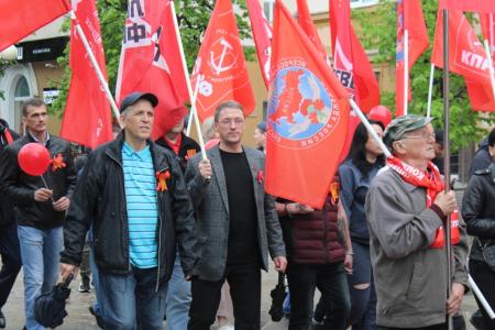 Пензенские коммунисты отметили Первомай шествием и митингом