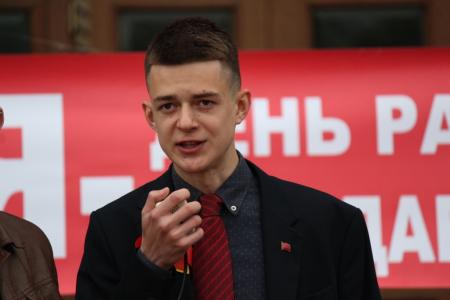 Пензенские коммунисты отметили Первомай шествием и митингом