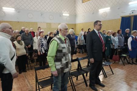 Руководитель фракции КПРФ в Мособлдуме Александр Наумов поздравил с Днем Победы детей войны в Кашире