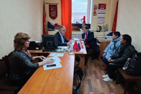 Руководитель фракции КПРФ в Мособлдуме Александр Наумов провел прием граждан в Кашире
