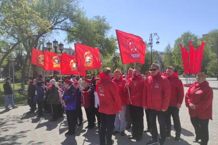В центре Тюмени прошёл смотр строя и песни, посвящённый Дню пионерии