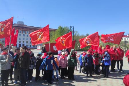 В центре Тюмени прошёл смотр строя и песни, посвящённый Дню пионерии