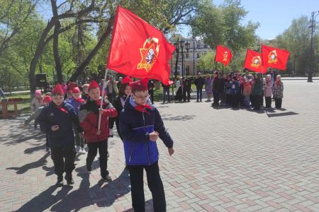 В центре Тюмени прошёл смотр строя и песни, посвящённый Дню пионерии