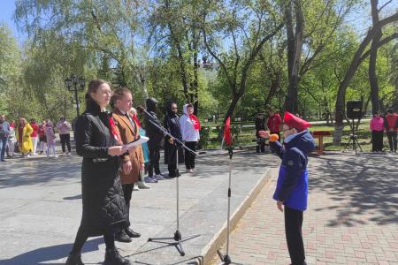 В центре Тюмени прошёл смотр строя и песни, посвящённый Дню пионерии
