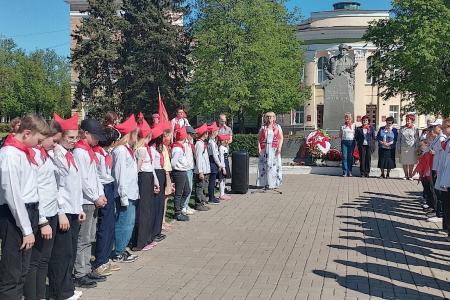В Великом Новгороде состоялась торжественная пионерская линейка
