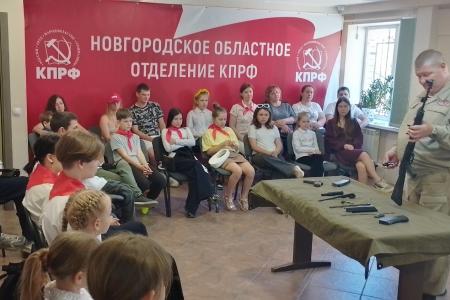 В Великом Новгороде состоялась торжественная пионерская линейка