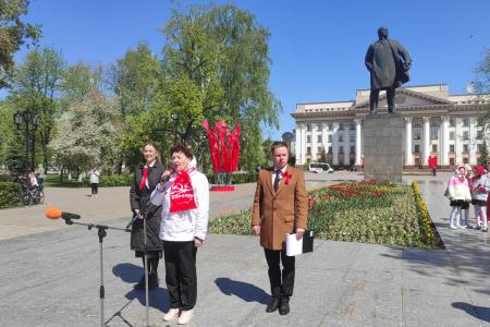 В центре Тюмени прошёл смотр строя и песни, посвящённый Дню пионерии