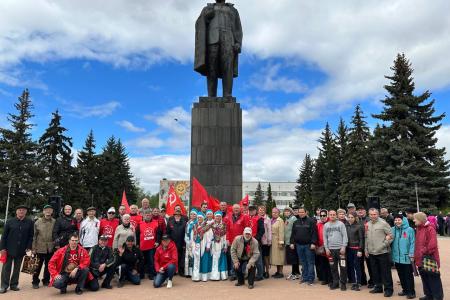 Коммунисты Нижегородской области организовали концерт, посвященный Дню солидарности трудящихся