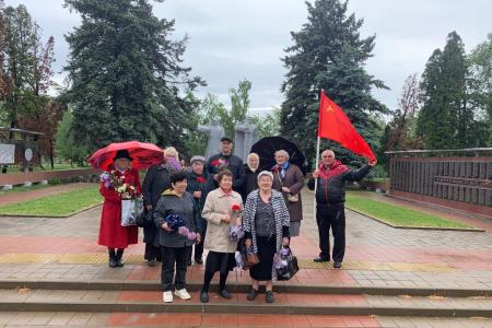 В Краснодарском крае активисты КПРФ и сторонники партии отметили красный Первомай