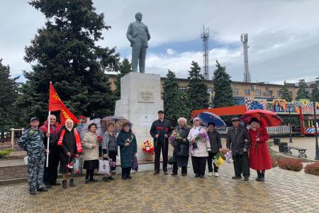 В Краснодарском крае активисты КПРФ и сторонники партии отметили красный Первомай