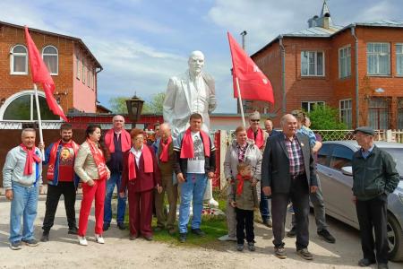 Калуга. Первомай шагает по планете