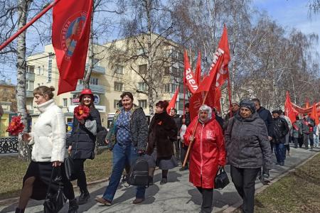Новосибирск отпраздновал Первомай шествием и митингом