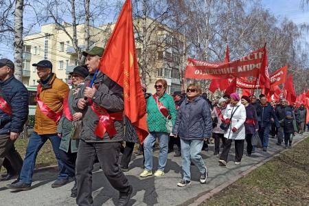 Новосибирск отпраздновал Первомай шествием и митингом