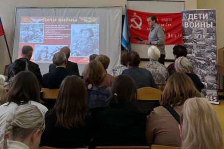 Подмосковные коммунисты: Этих дней не смолкнет слава, не померкнет никогда! С Днем Великой Победы!