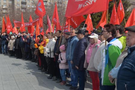 Новосибирск отпраздновал Первомай шествием и митингом