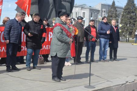 Новосибирск отпраздновал Первомай шествием и митингом