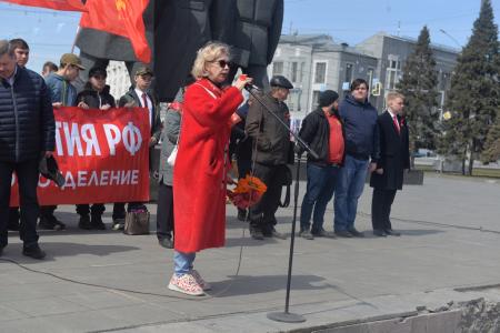 Новосибирск отпраздновал Первомай шествием и митингом