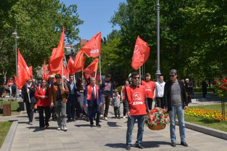Дагестан. Возложение цветов на День Победы в Махачкале: дань уважения героям и сохранение памяти о войне