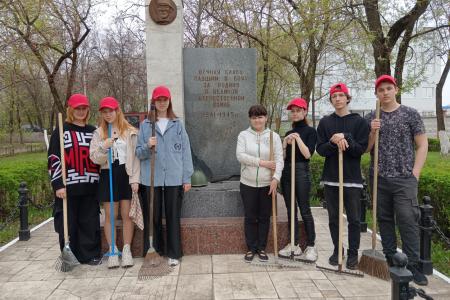 Подмосковные коммунисты: Этих дней не смолкнет слава, не померкнет никогда! С Днем Великой Победы!