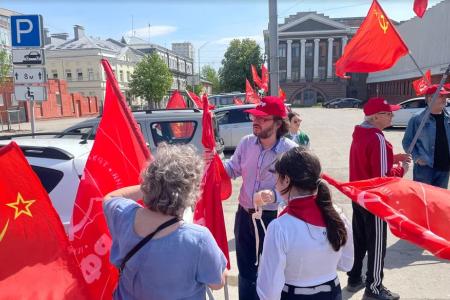 Саратовские коммунисты автопробегом отметили Первомай