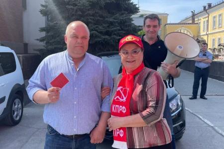 Саратовские коммунисты автопробегом отметили Первомай