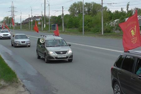 Саратовские коммунисты автопробегом отметили Первомай