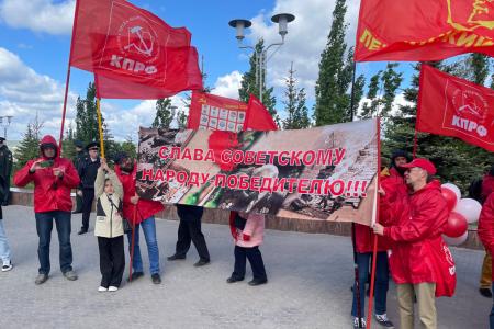 Саратовские коммунисты и комсомольцы отметили День Победы