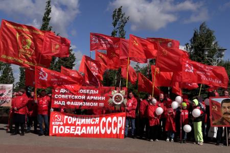 Саратовские коммунисты и комсомольцы отметили День Победы